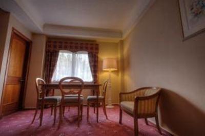 фото отеля Coppid Beech Hotel