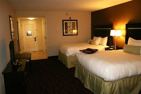 фото отеля Hampton Inn Jericho Westbury