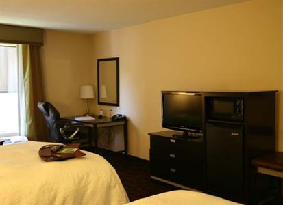 фото отеля Hampton Inn Jericho Westbury