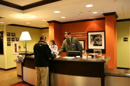 фото отеля Hampton Inn Jericho Westbury