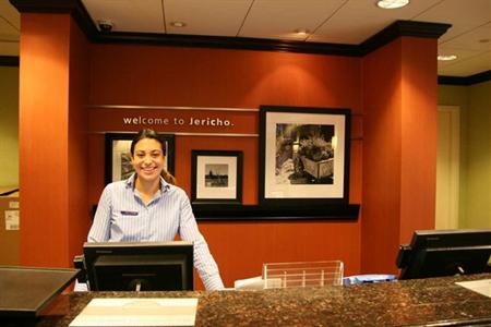 фото отеля Hampton Inn Jericho Westbury