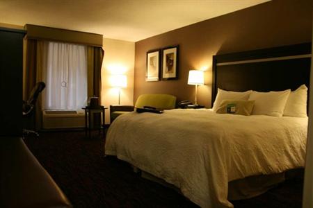 фото отеля Hampton Inn Jericho Westbury