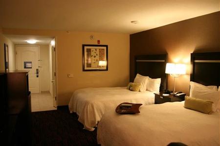 фото отеля Hampton Inn Jericho Westbury