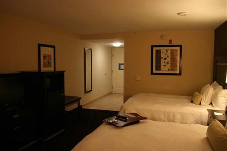 фото отеля Hampton Inn Jericho Westbury