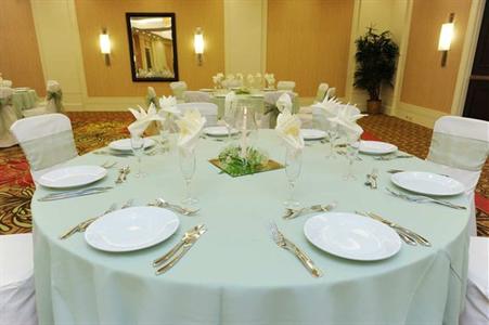 фото отеля Hilton Garden Inn Atlanta Airport North