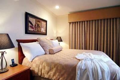 фото отеля Chase Suite Hotel
