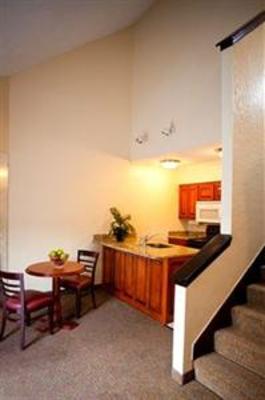 фото отеля Chase Suite Hotel