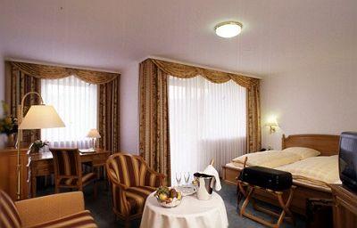 фото отеля Parkhotel Am Taunus