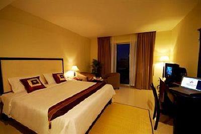 фото отеля Almond Hotel Phnom Penh
