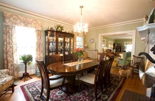 фото отеля 1907 Bragdon House Bed and Breakfast