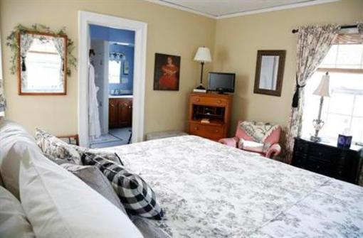 фото отеля 1907 Bragdon House Bed and Breakfast