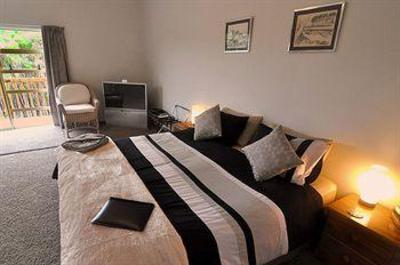 фото отеля Longhouse Bed and Breakfast Haruru