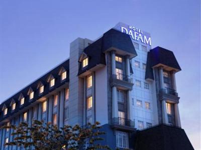 фото отеля Dafam Hotel Semarang