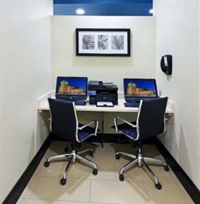 фото отеля La Quinta Inn & Suites Floresville