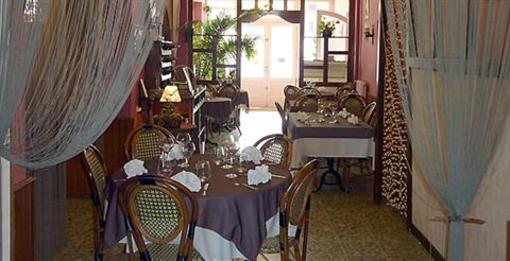 фото отеля Hotel le Commerce Bellegarde