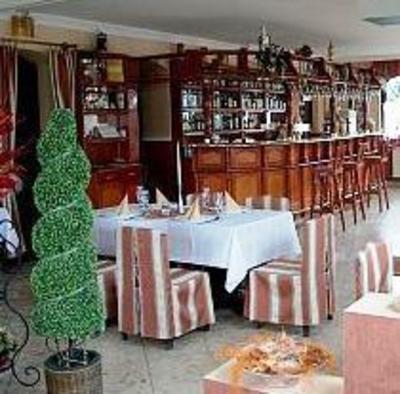 фото отеля Romantik Etterem - Panzio