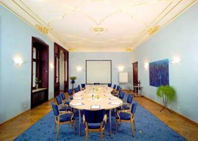 фото отеля Schloss Bei Berlin Hotel Reichenow