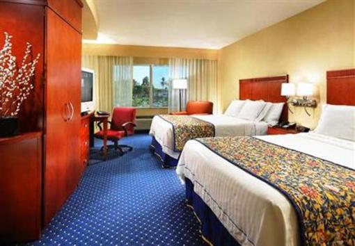 фото отеля Courtyard by Marriott Anaheim at Disneyland Resort