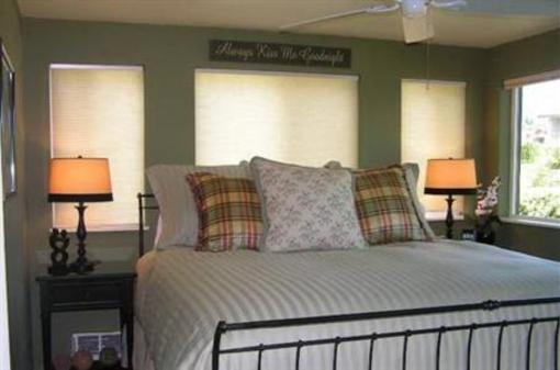 фото отеля Sandpoint Waterfront Condo