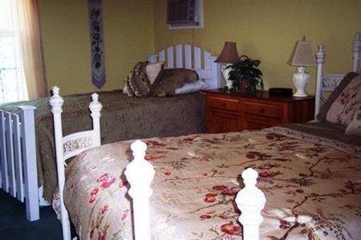 фото отеля The Well Made Bed and Breakfast