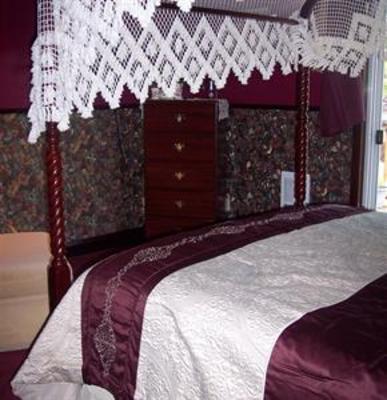 фото отеля The Well Made Bed and Breakfast