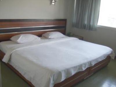 фото отеля Thepnakorn Hotel
