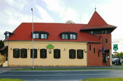 фото отеля Vadasz Etterem Es Hotel