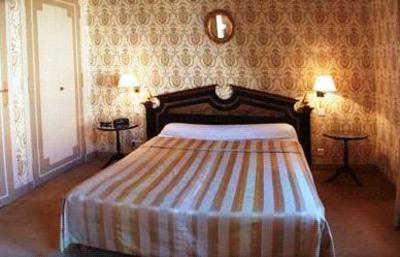 фото отеля Hotel Le Regent Villers-Cotterets