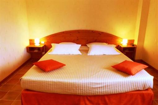 фото отеля Hotel Le Castrum