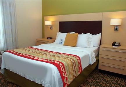 фото отеля TownePlace Suites Republic Airport Long Island Farmingdale