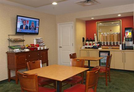 фото отеля TownePlace Suites Republic Airport Long Island Farmingdale