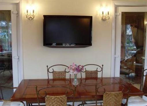 фото отеля Margees B&B