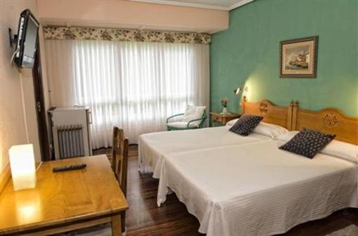 фото отеля Hotel Txaraka