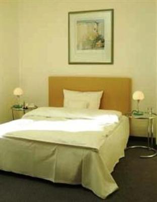 фото отеля Hotel Drei Kronen Lippstadt