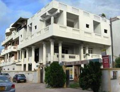 фото отеля Beverly Hills Hotel Mount Lavinia