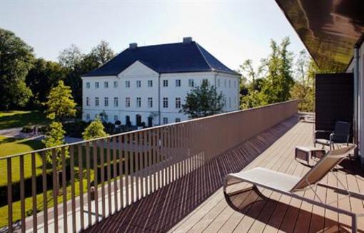 фото отеля Hotel Schlossgut Gross Schwansee