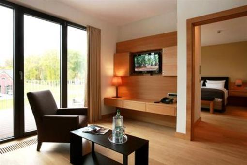 фото отеля Hotel Schlossgut Gross Schwansee