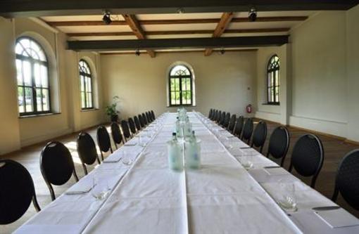 фото отеля Hotel Schlossgut Gross Schwansee