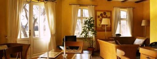 фото отеля Hotel Schlossgut Gross Schwansee