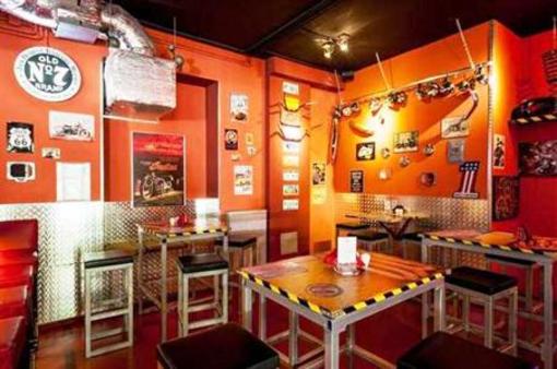 фото отеля Chopper Hostel