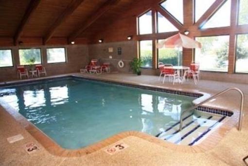 фото отеля AmericInn Lodge & Suites Elkhorn