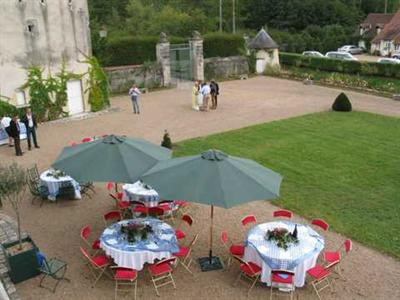 фото отеля Chateau du Portail Bed And Breakfast Monteaux