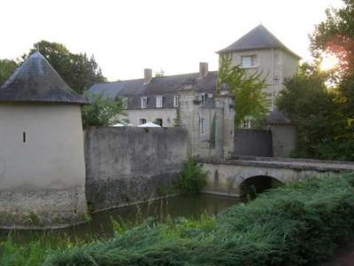 фото отеля Chateau du Portail Bed And Breakfast Monteaux