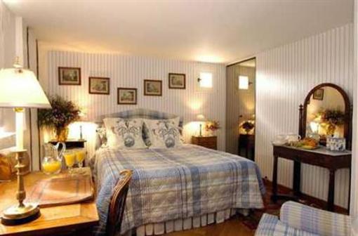фото отеля Chateau du Portail Bed And Breakfast Monteaux