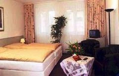 фото отеля Hotel Kaiserswerth Garni