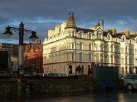 Admiral House Douglas