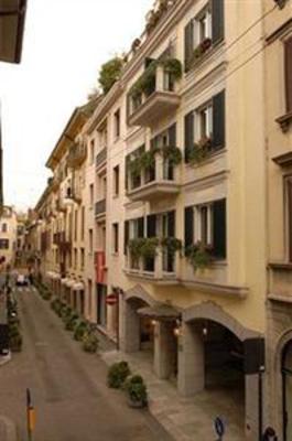 фото отеля Hotel Manzoni Milan