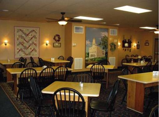 фото отеля Nauvoo Family Inn & Suites