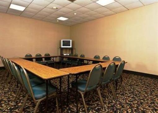 фото отеля Quality Inn Columbus (Mississippi)