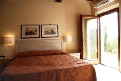 фото отеля Fattorie Di Santo Pietro Hotel San Gimignano